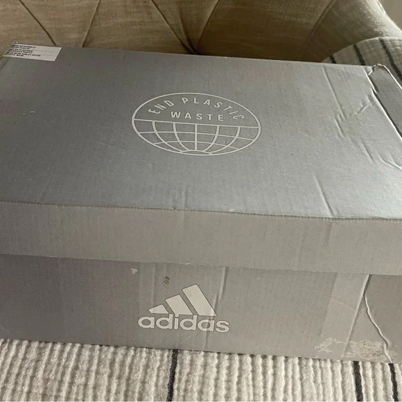 NIB. Adidas Women's Solar Glide 5 White/Silver/ Lite Pink Size 9 - Picture 14 of 14